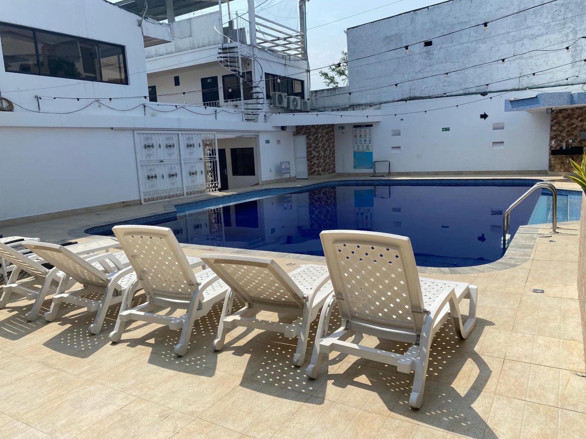 Hotel Deluxe Oasis De La Colina Girardot Eksteriør billede