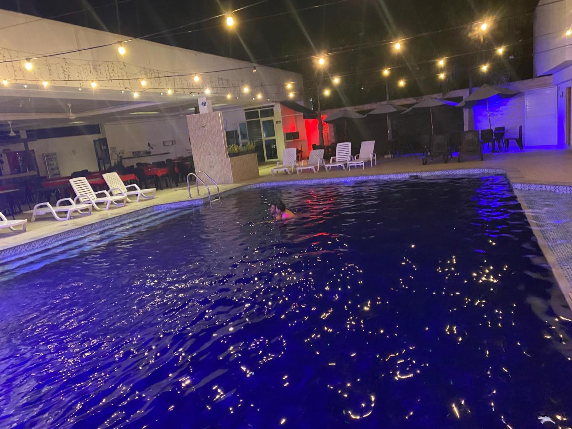 Hotel Deluxe Oasis De La Colina Girardot Eksteriør billede