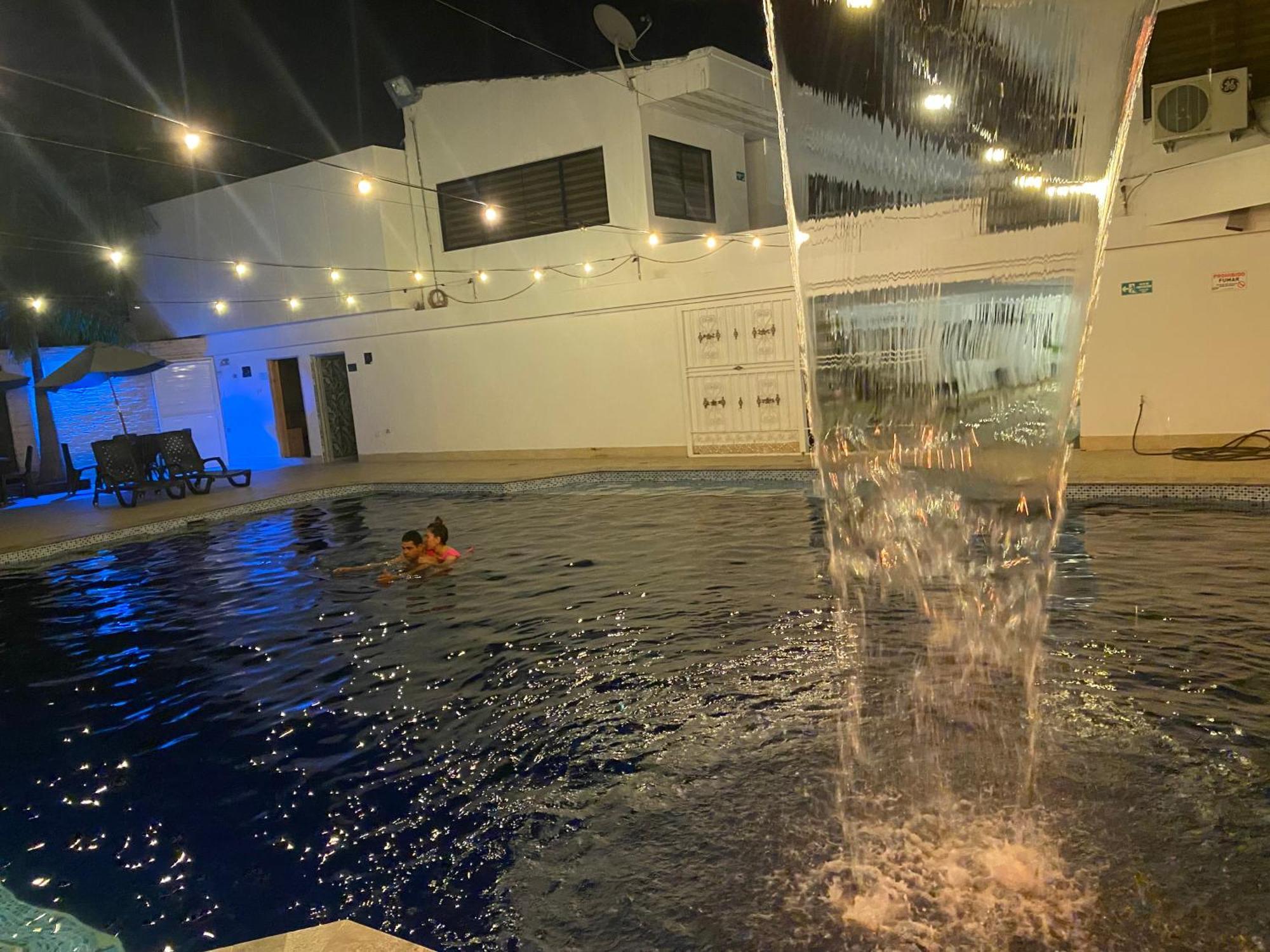 Hotel Deluxe Oasis De La Colina Girardot Eksteriør billede