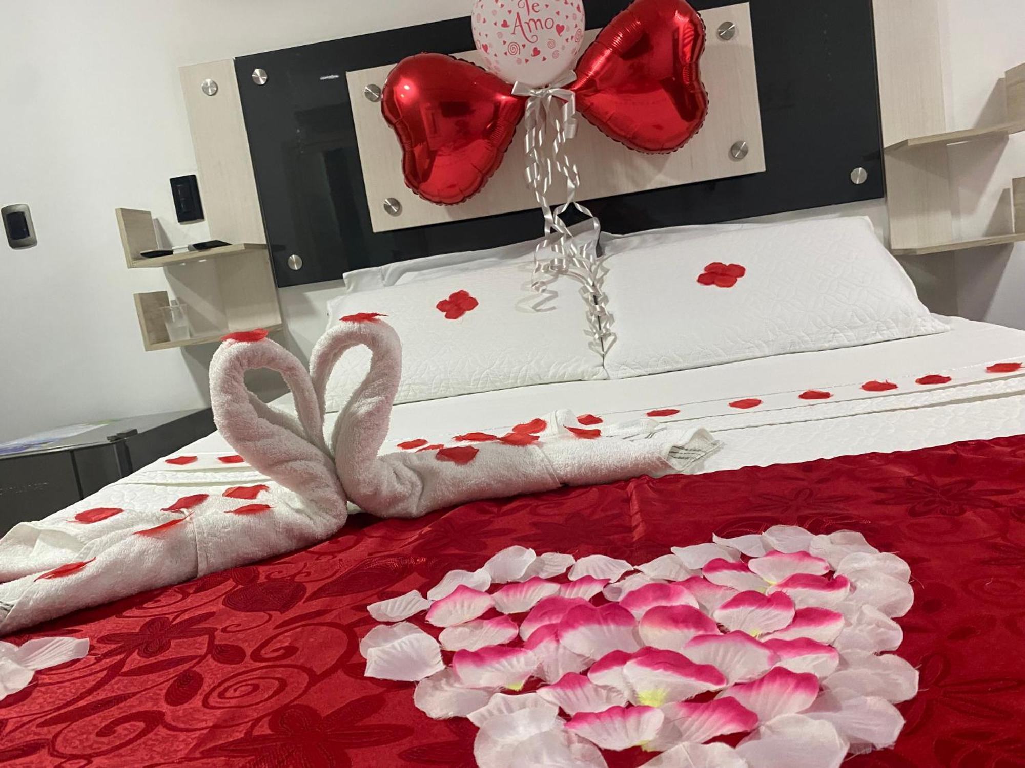 Hotel Deluxe Oasis De La Colina Girardot Eksteriør billede