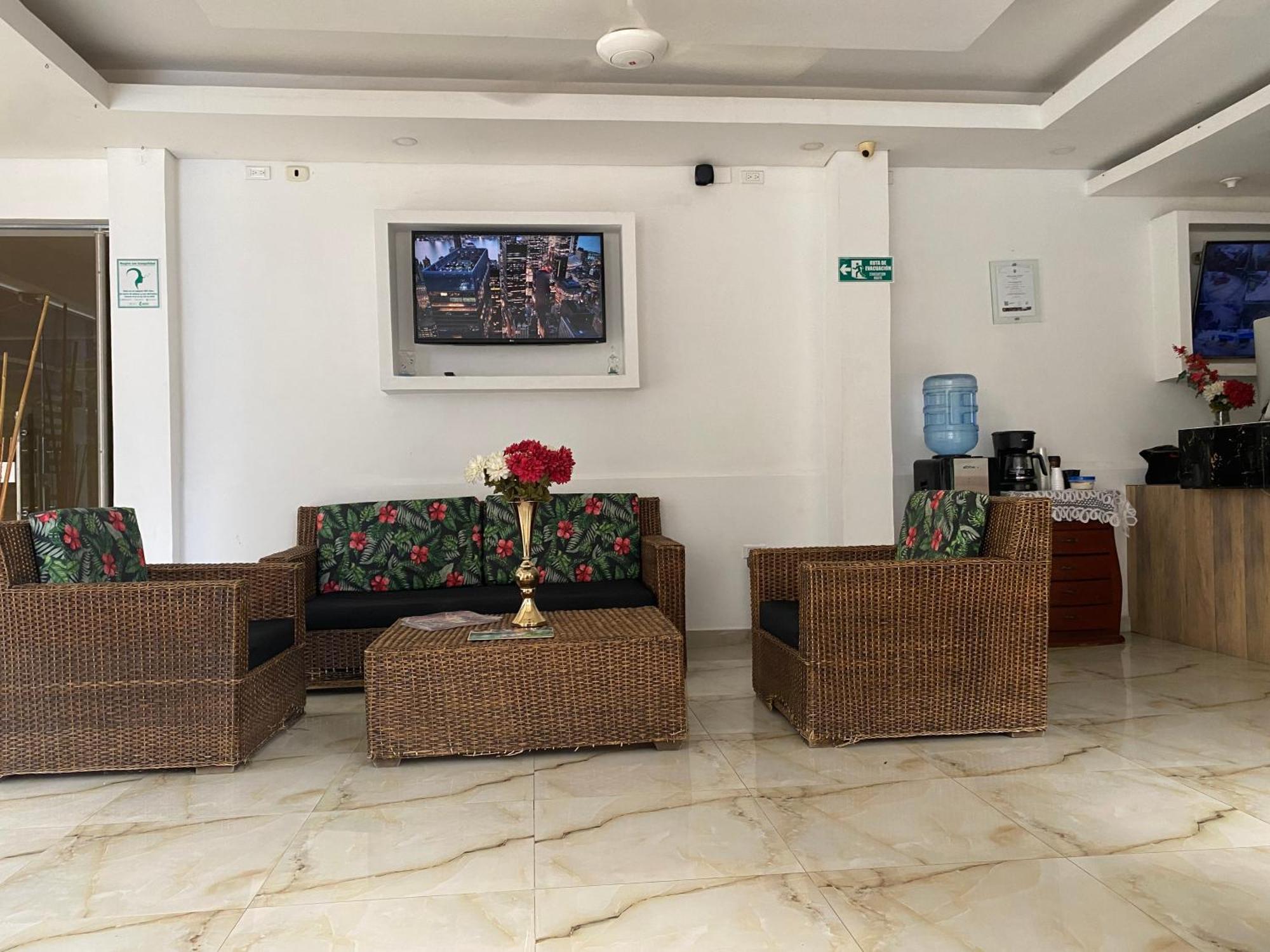Hotel Deluxe Oasis De La Colina Girardot Eksteriør billede