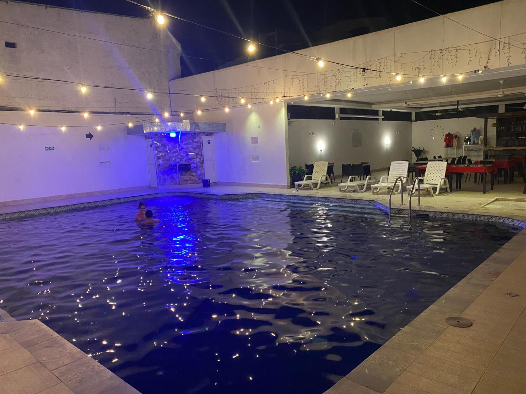 Hotel Deluxe Oasis De La Colina Girardot Eksteriør billede