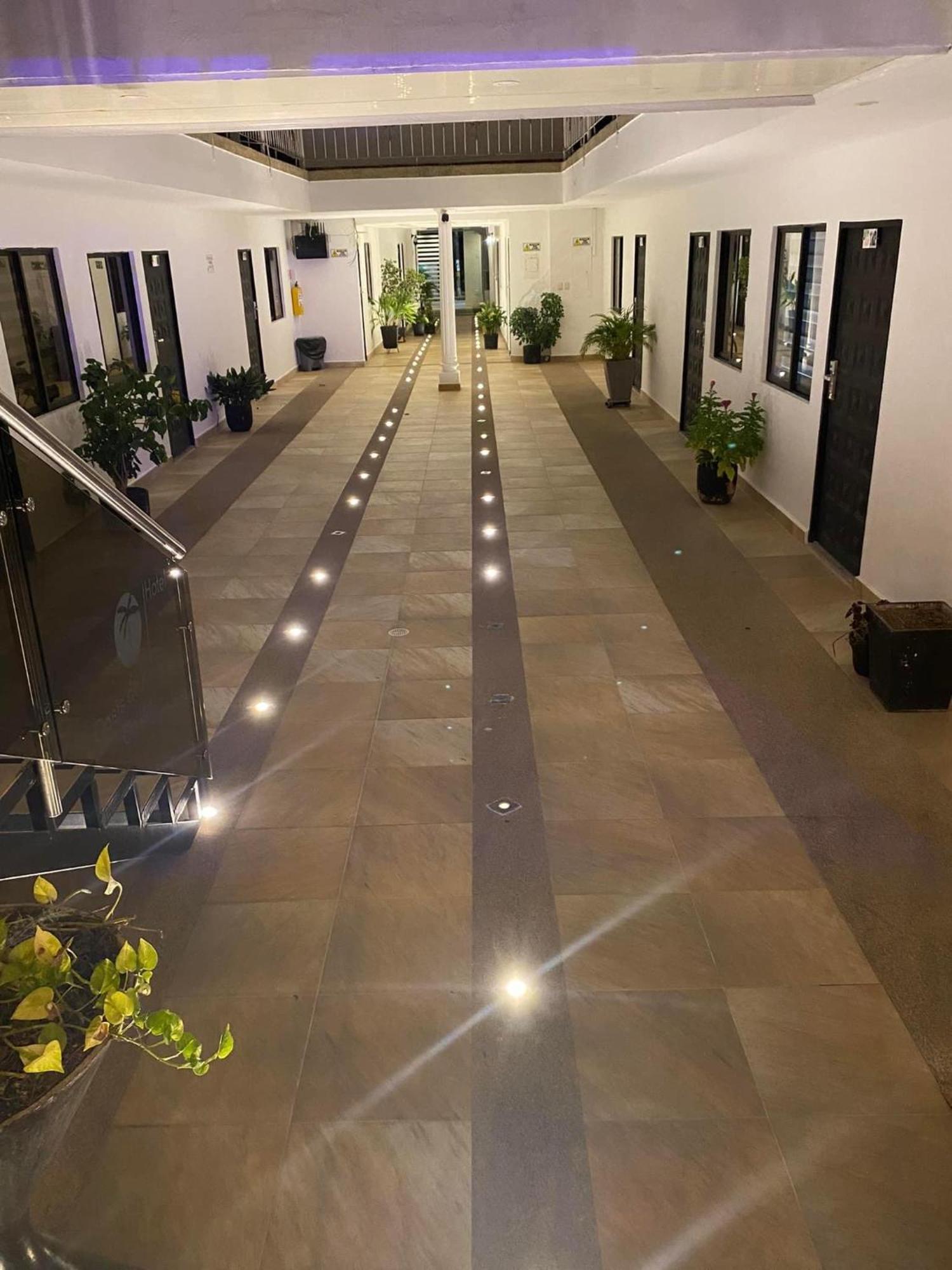 Hotel Deluxe Oasis De La Colina Girardot Eksteriør billede
